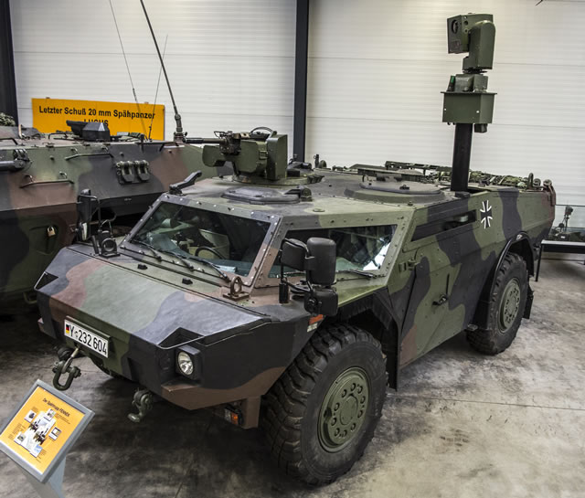 WarWheels.Net - Photos Of The Fennek Light Armored Reconnaissance Vehicle